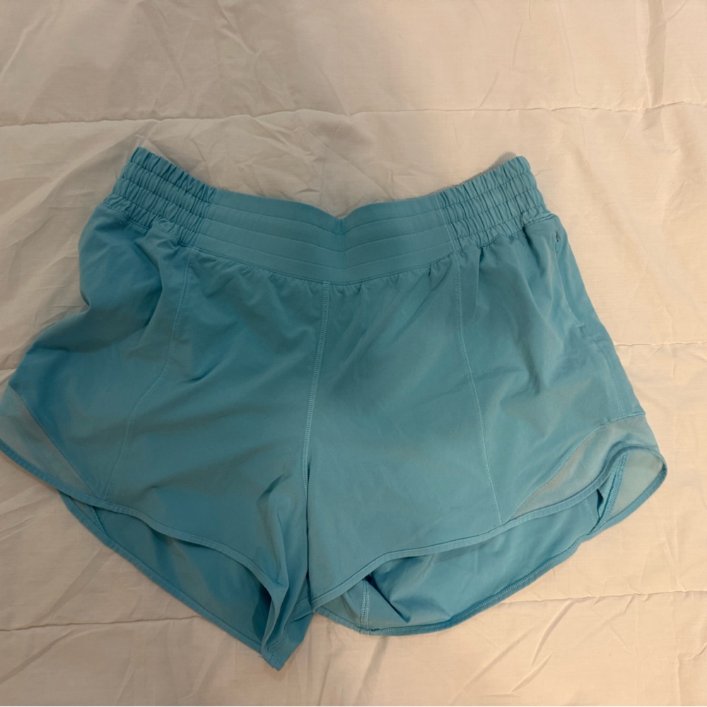 Lululemon hotty hot shorts, size 12, 4”